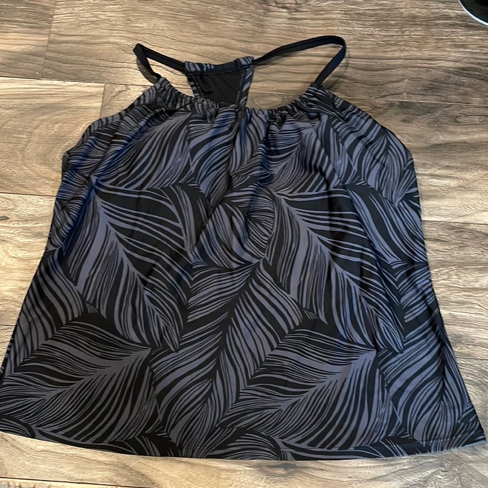 Brand New Without Tags! Target Kona Sol Tankini Top with Cute Back🖤🤍
